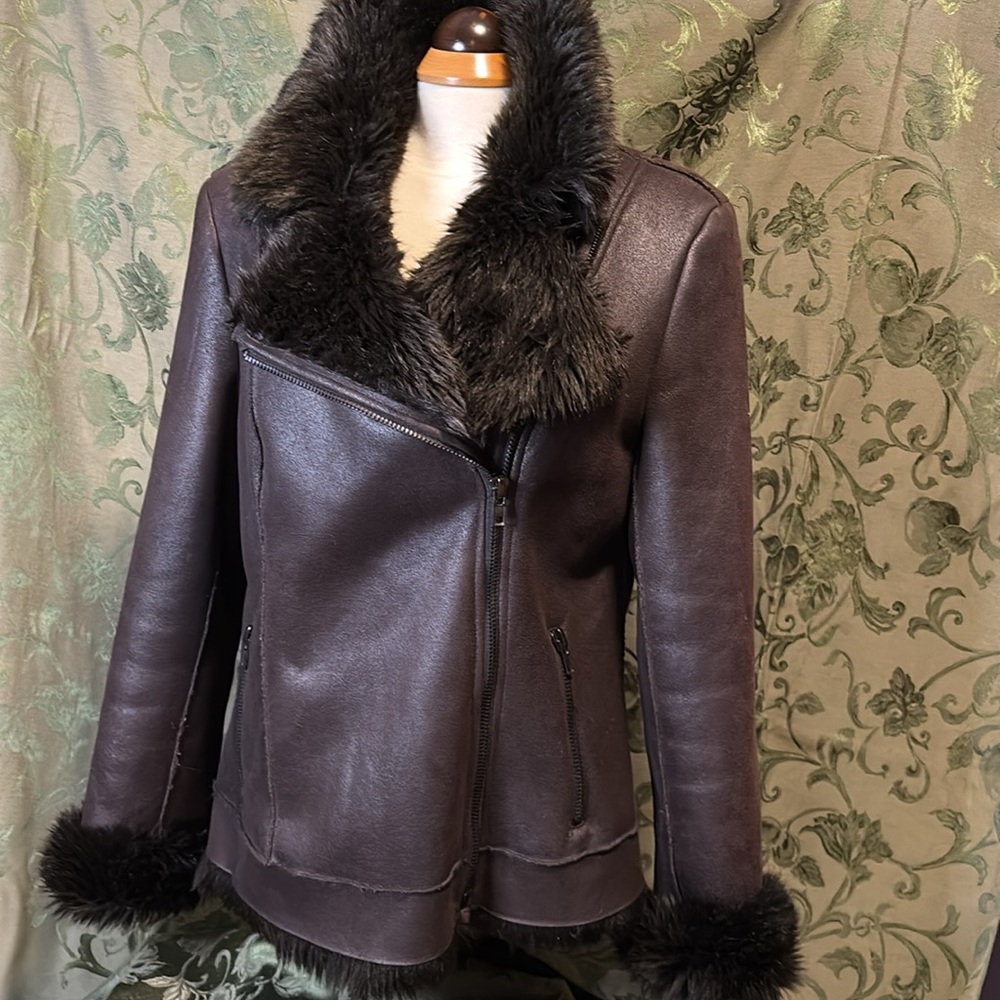Chocolate brown lined soft zippered jacket has pockets - Picture 8 of 15